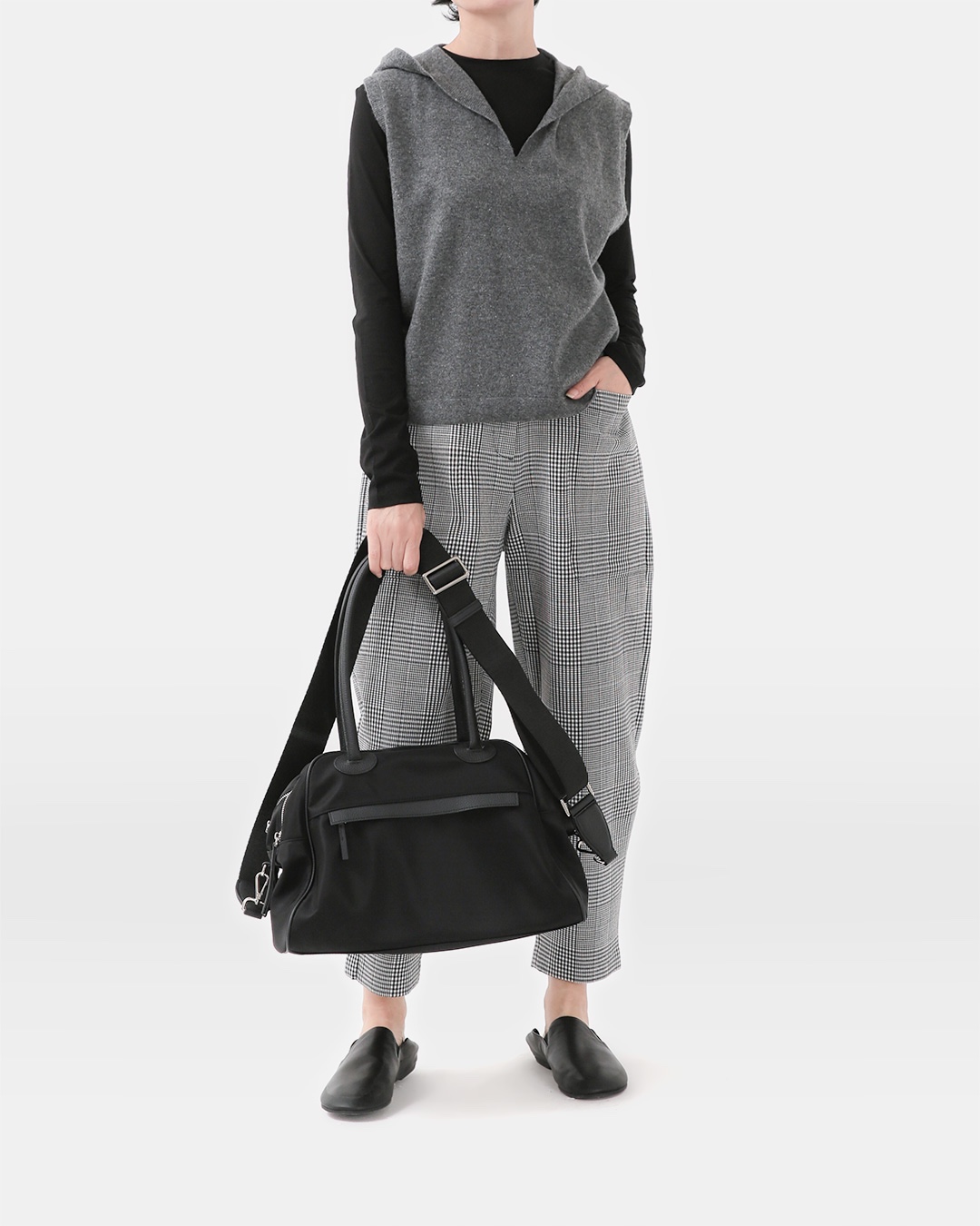 Cozy daily life<br> Woolyak Hooded Vest