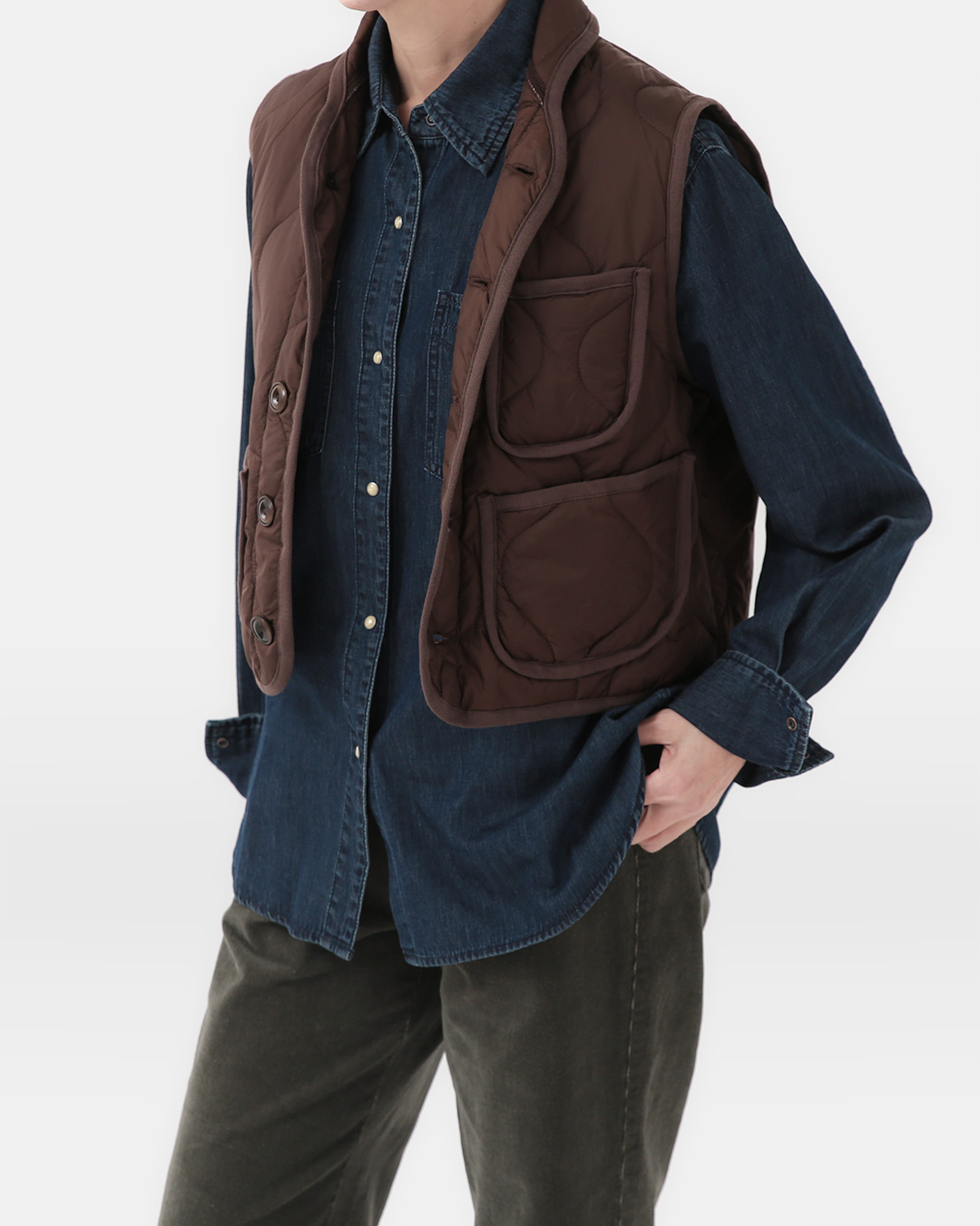 R embroidery wave<br> quilting crop vest