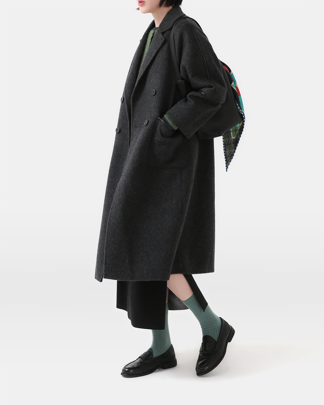 A weighty elegance that embraces this winter<br> Premium Wool Leather-Line Coat