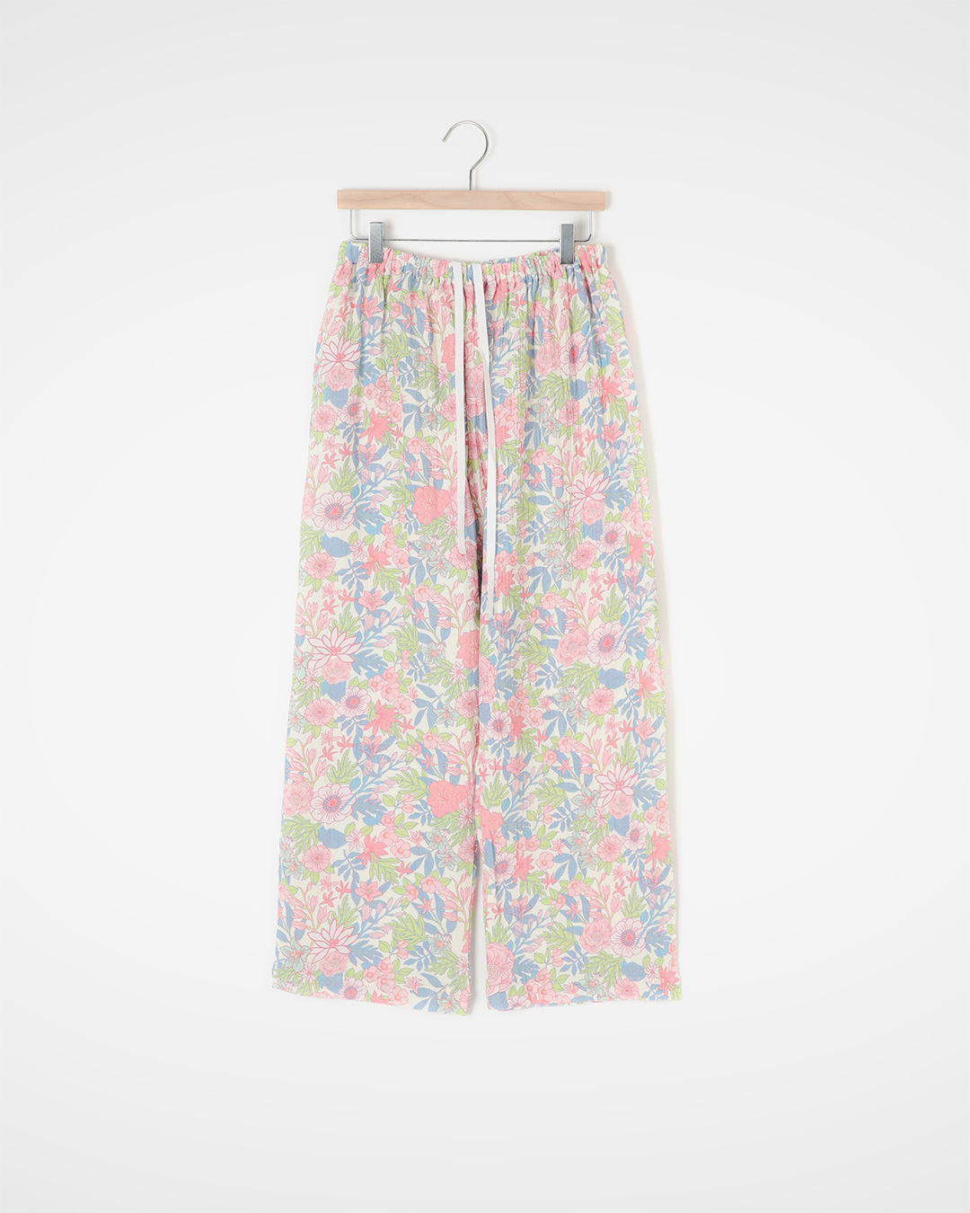 A night of dreams filled with flowers<br> cotton gauze pajama