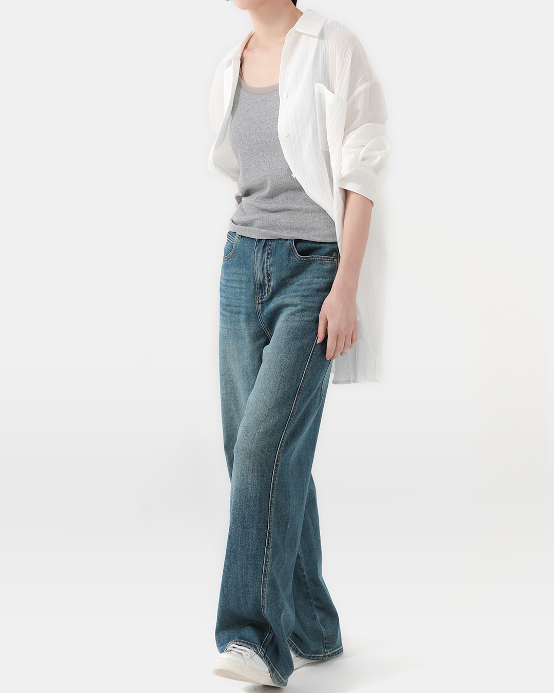 You'll love it even more when you try it on<br> Vintage Wash Wide Denim