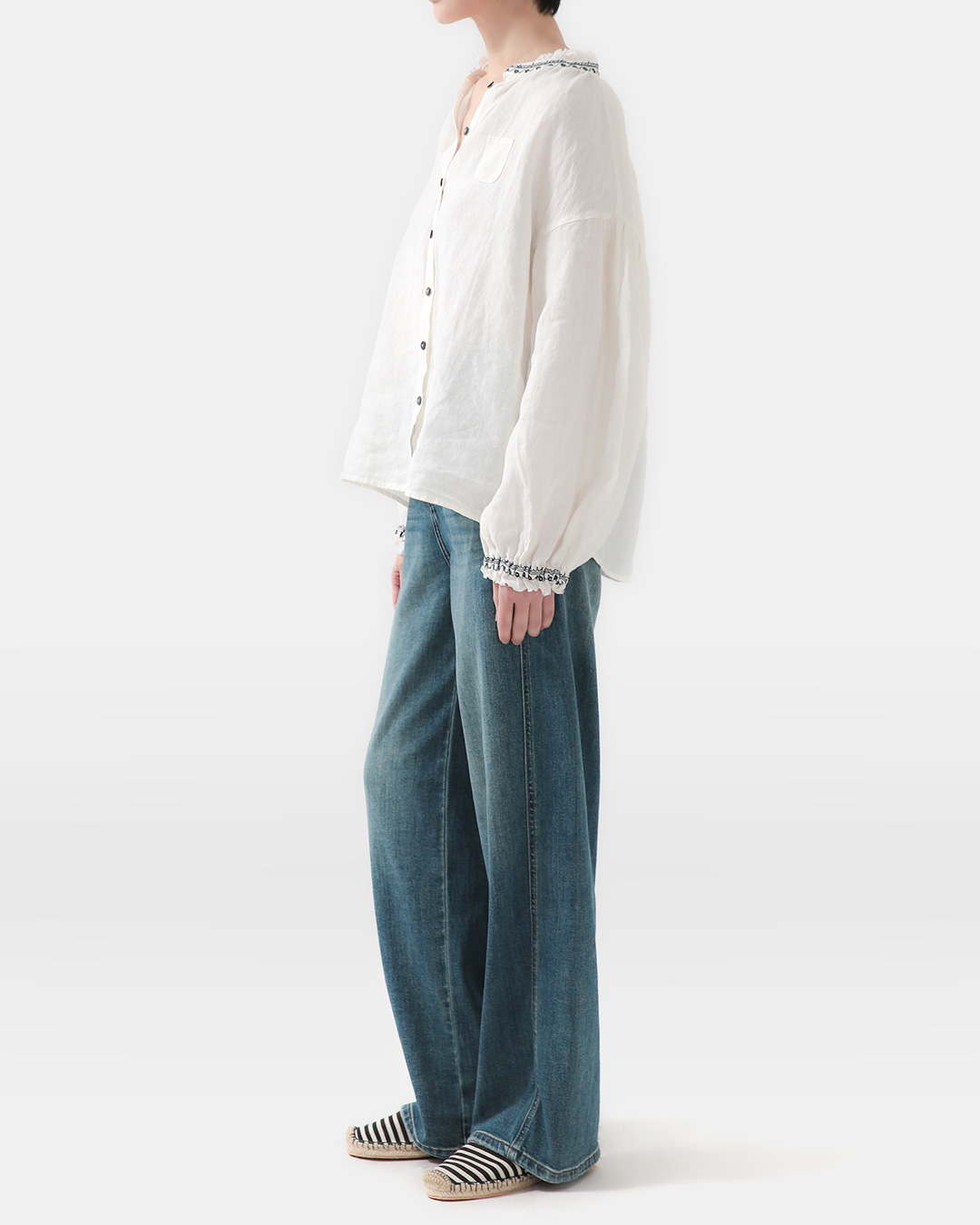 You'll love it even more when you try it on (Blue 55)<br> Vintage Wash Wide Denim