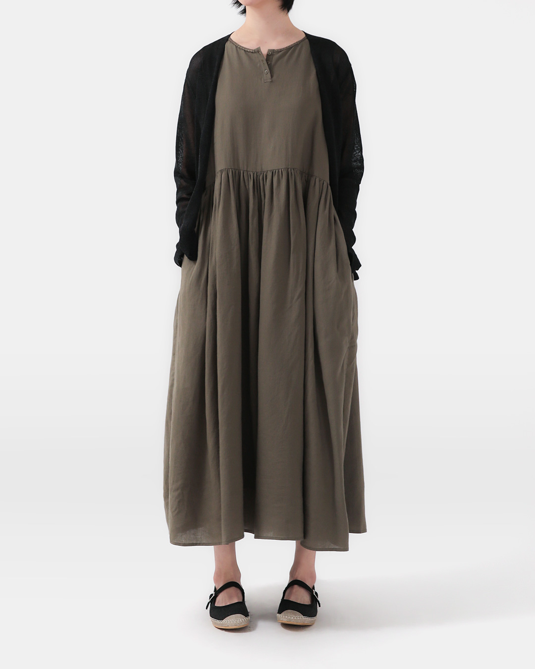 Summer elegance completed with a swaying breeze<br> rayon linen sleeveless long dress