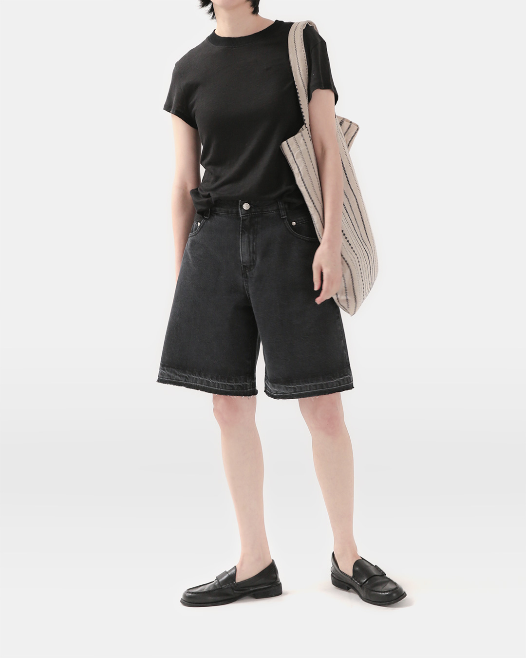 As light as a skirt, as sturdy as pants<br> vintage denim bermuda shorts