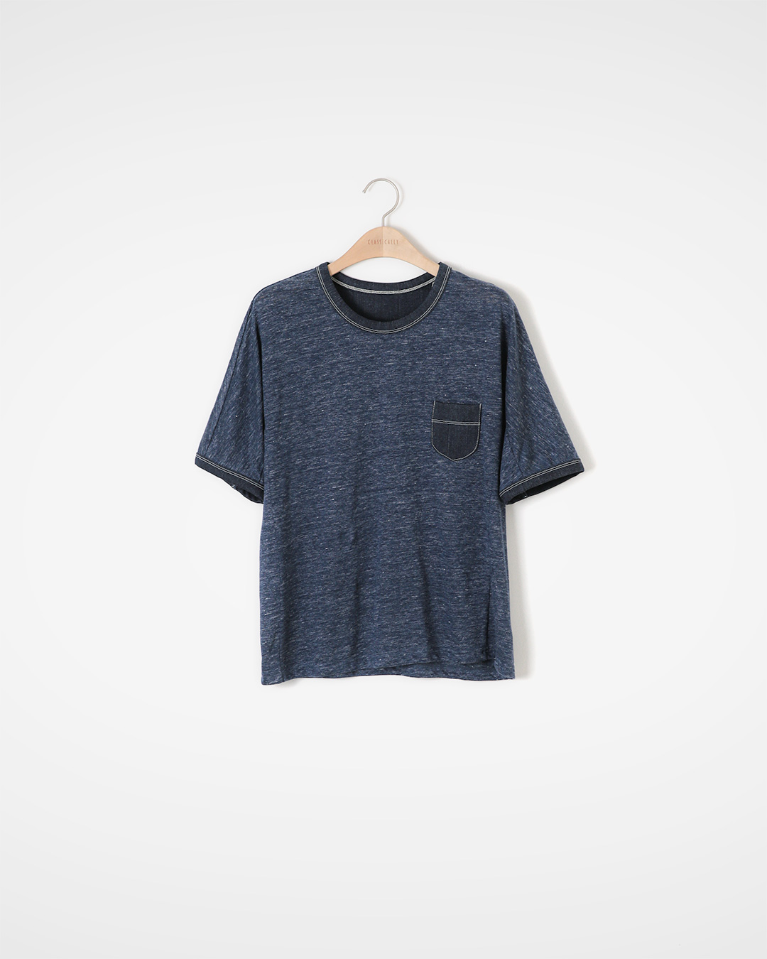 A harmony you can't help but love<br> contrast trim pocket tee