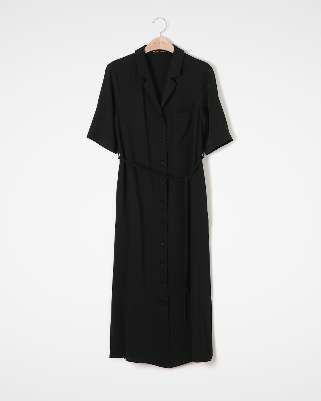 Slowly following the rhythm of the day<br> soft classic long dress