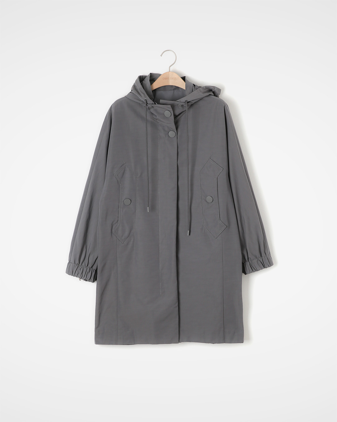Classic practicality<br> Convertible Hooded Jacket