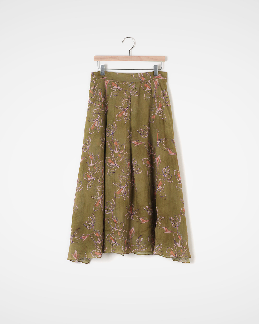 On top of the refreshing Olive<br> Spread Flower Motif