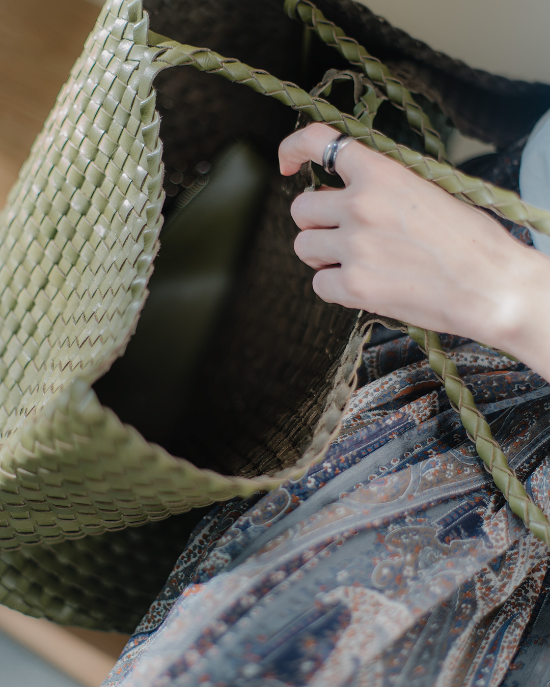 Both busy weekdays and leisurely weekends<br> woven leather shopper