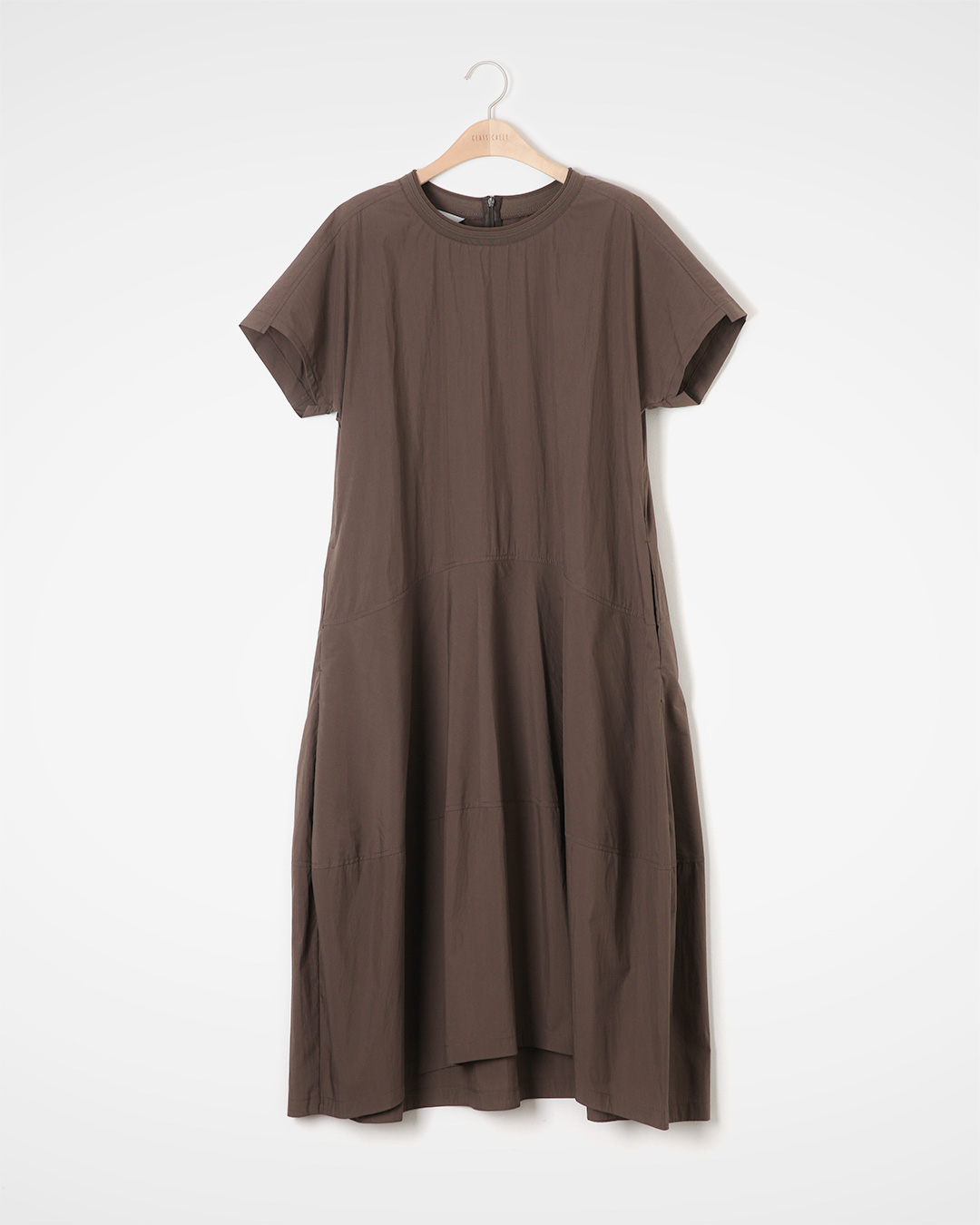 How to stay elegant even on lazy days<br> breezy balloon midi dress