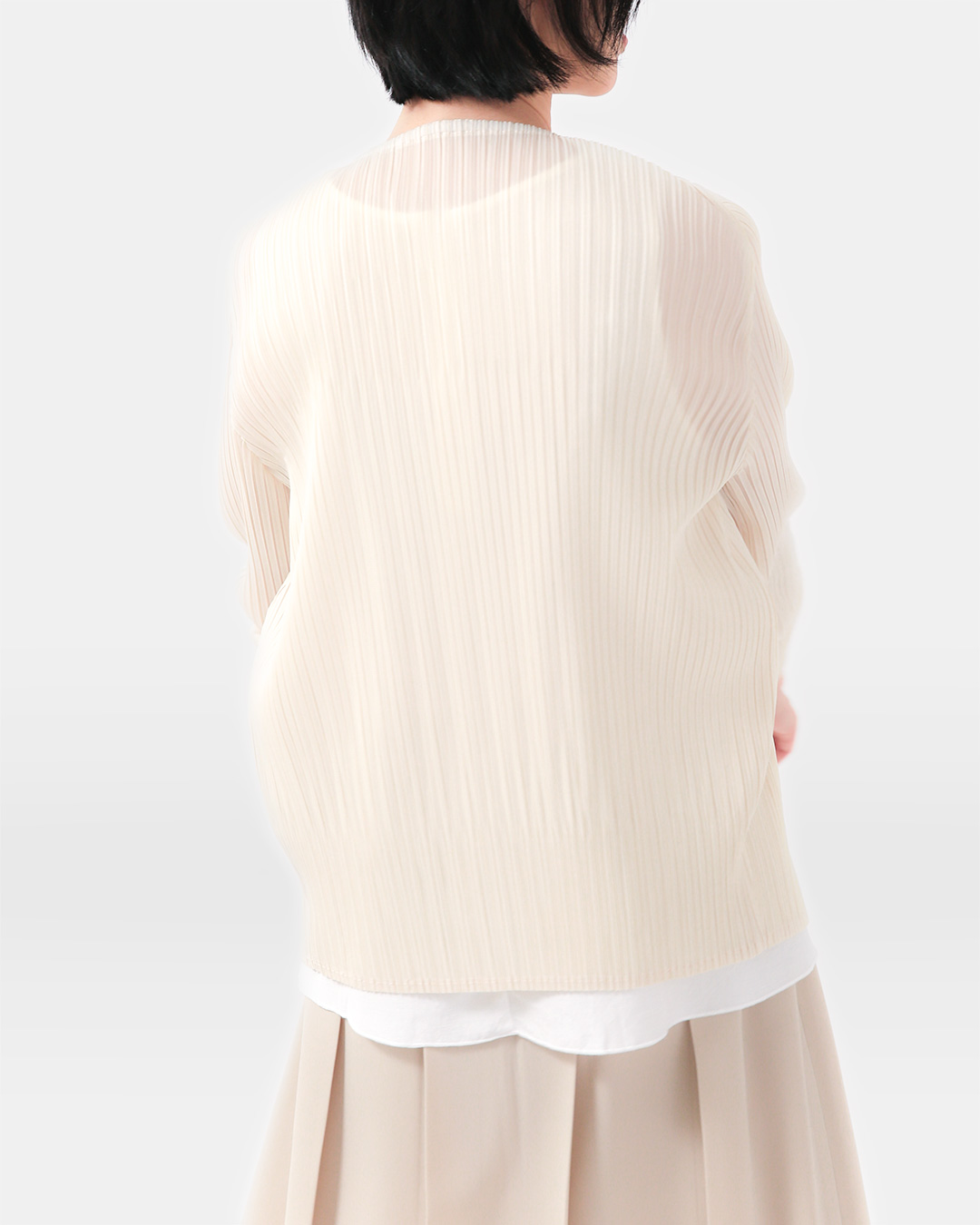 On days when your body temperature fluctuates<br> Cardigan that won't wrinkle even if you put it in a bag
