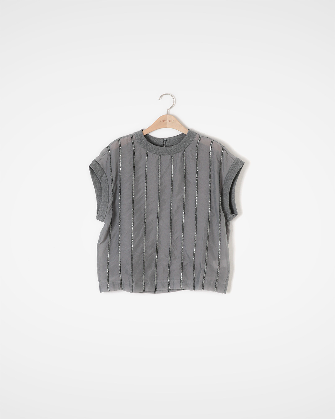 Dress up is easy to complete<br> sequin stripe cap-sleeve top