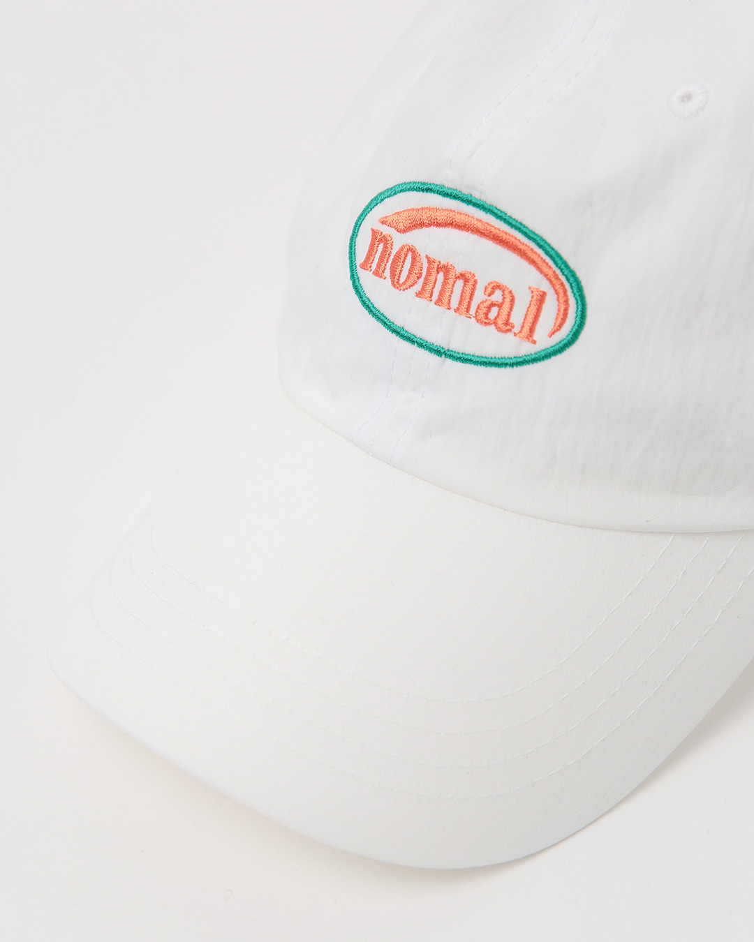 A spoonful of freshness with a vintage feel<br> Label Lettering Mix Cap