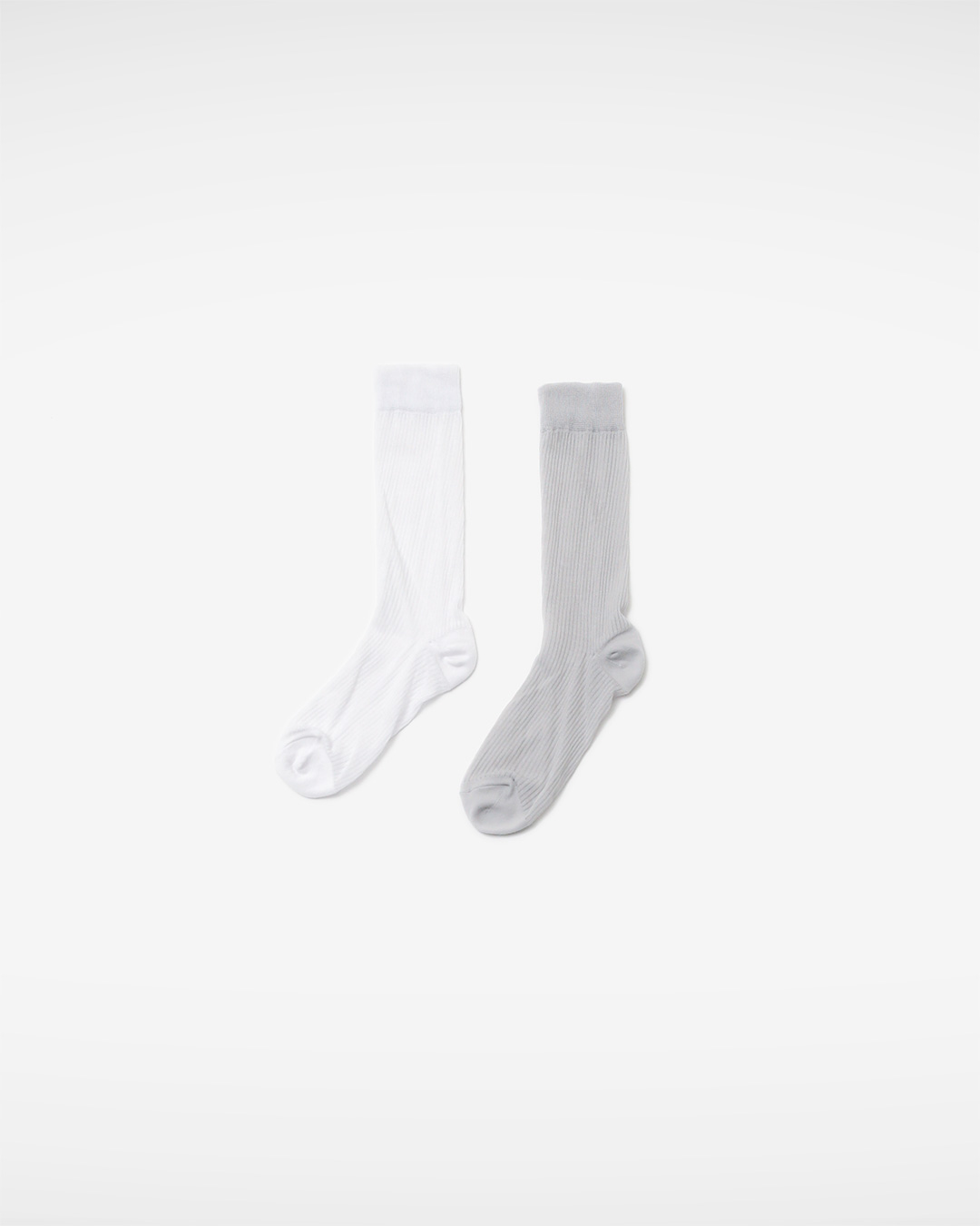 Comfortable and light from head to toe<br> sheer ribbed crew socks