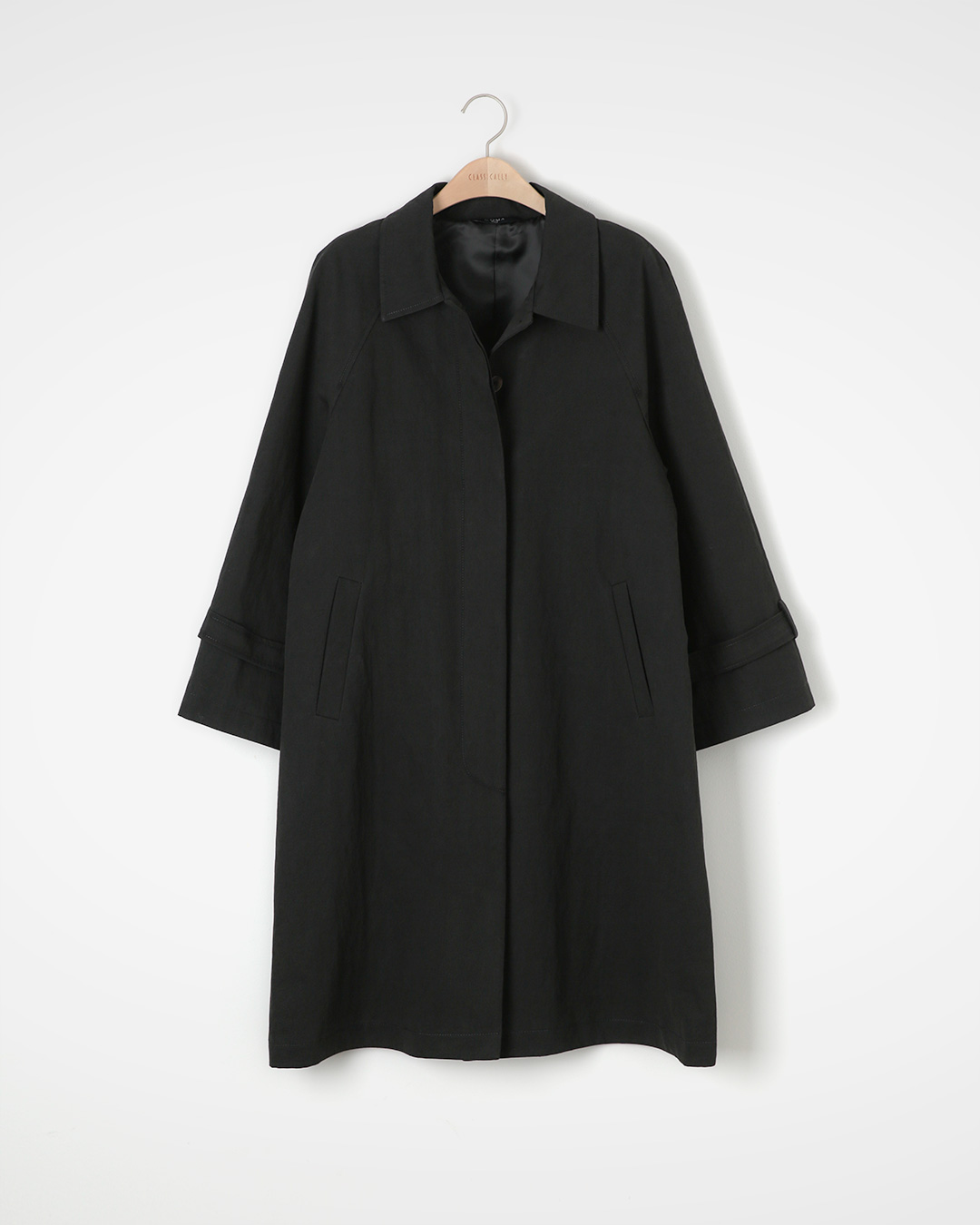A leisurely reinterpretation<br> Classic Trench Coat
