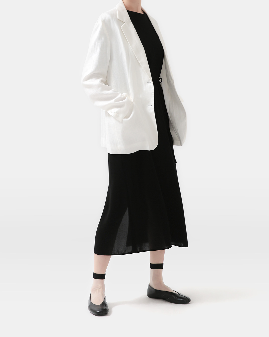 Enjoying classics lightly<br> Light Linen Herringbone Blazer