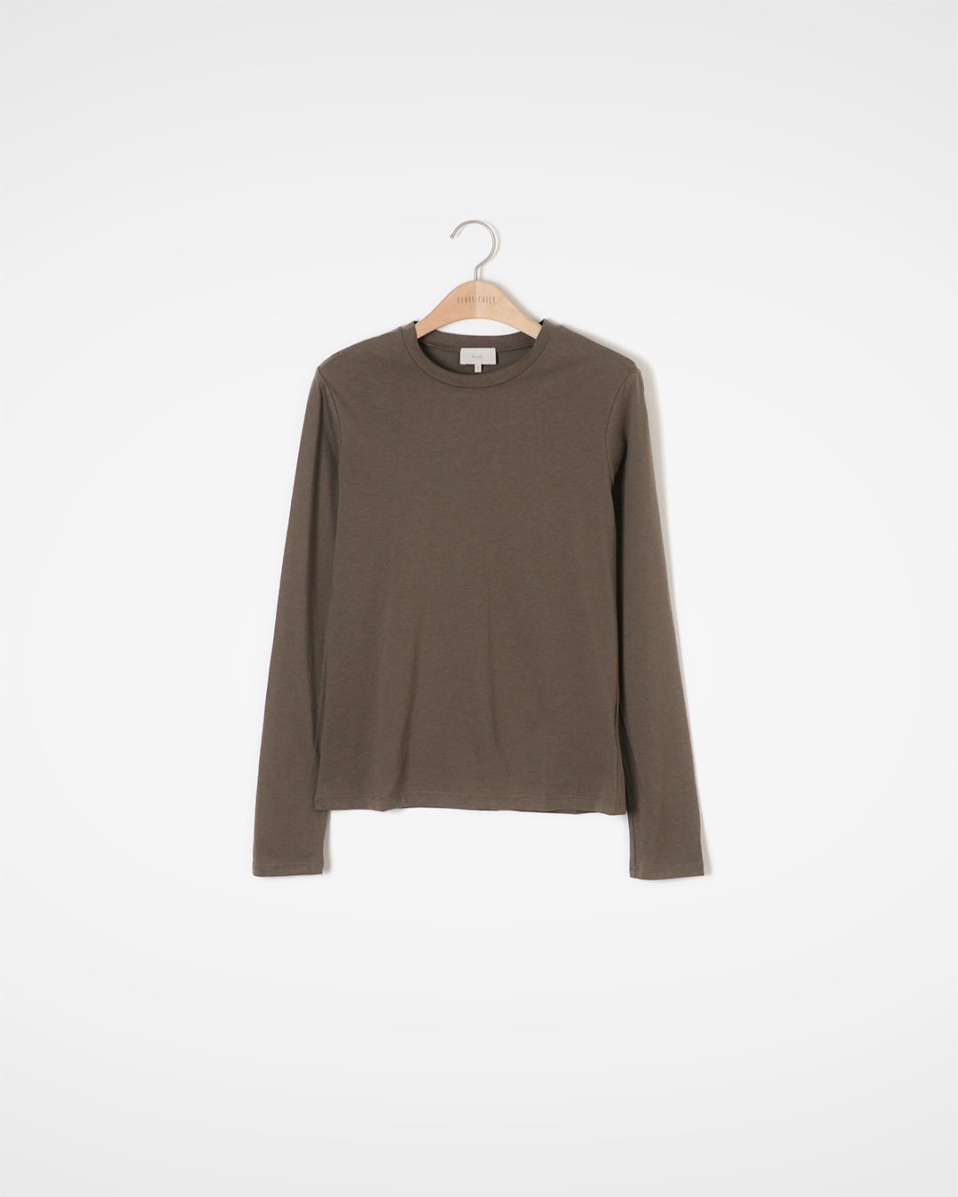 The most solid base for daily look<br> Cotton-Spandex Basic Tee