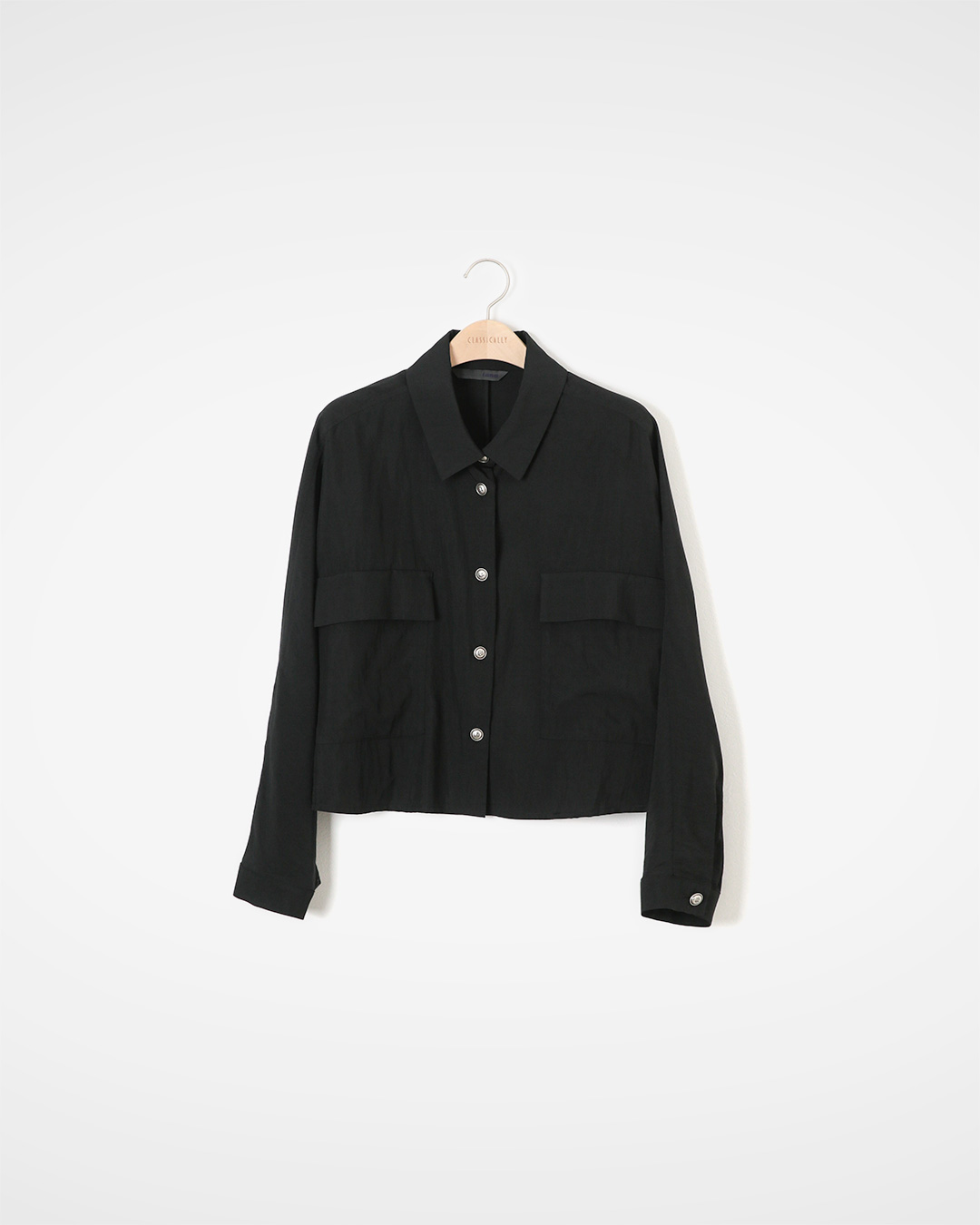 Freely between shirt and outer<br> transitional pocket shirt