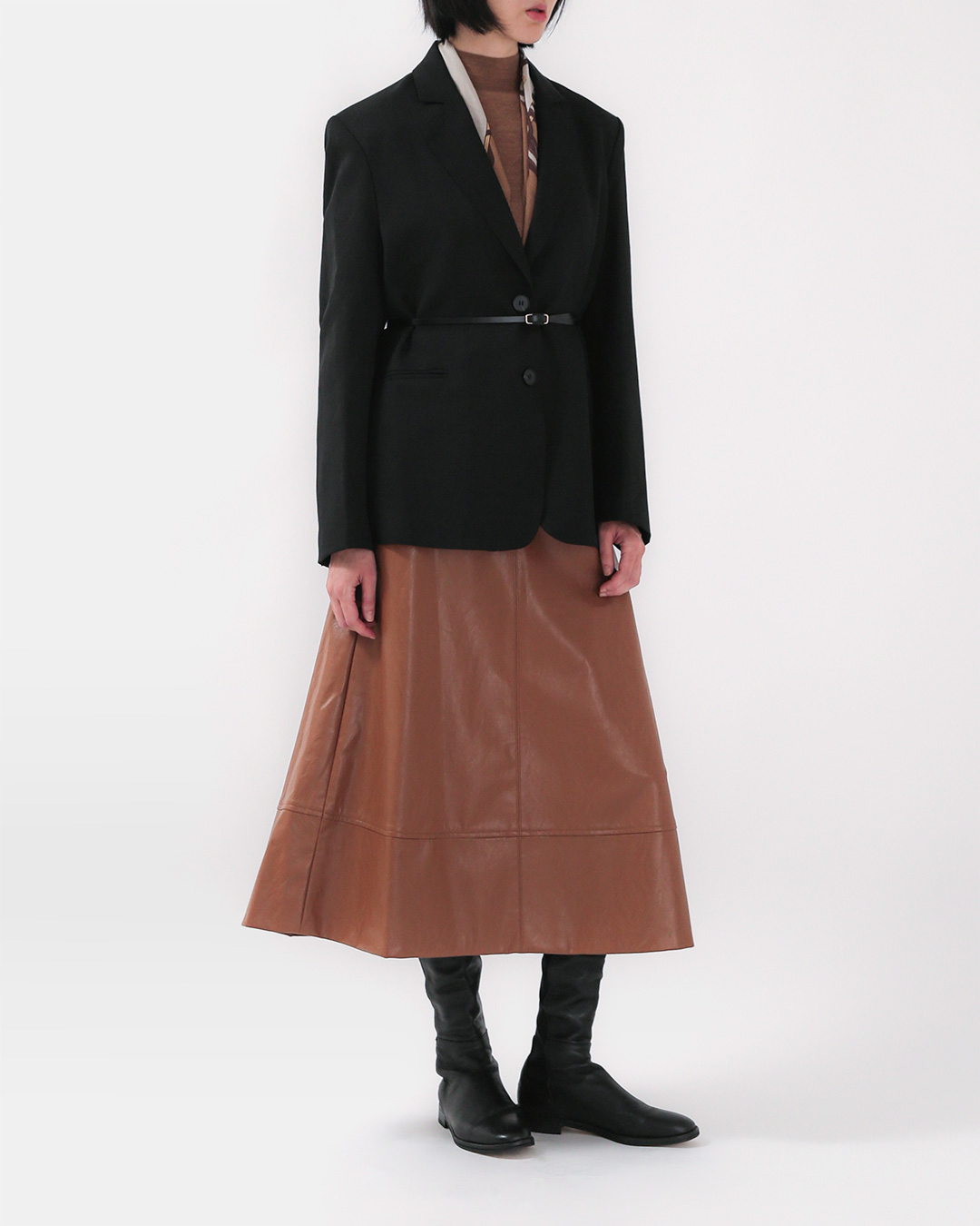 The power of a refined silhouette<br> tailored linen blend jacket