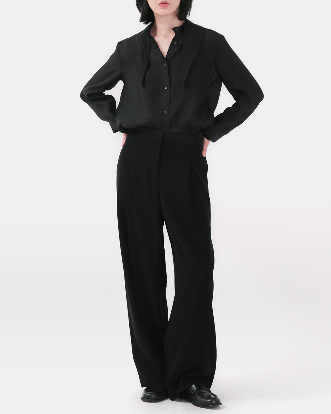 Neatness regardless of time and place<br> Milpa polyester setup pants