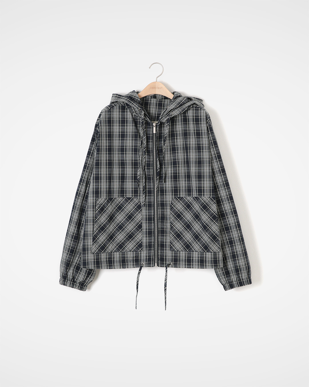 From a light stroll to a commute to work<br> cotton check hooded zip jacket