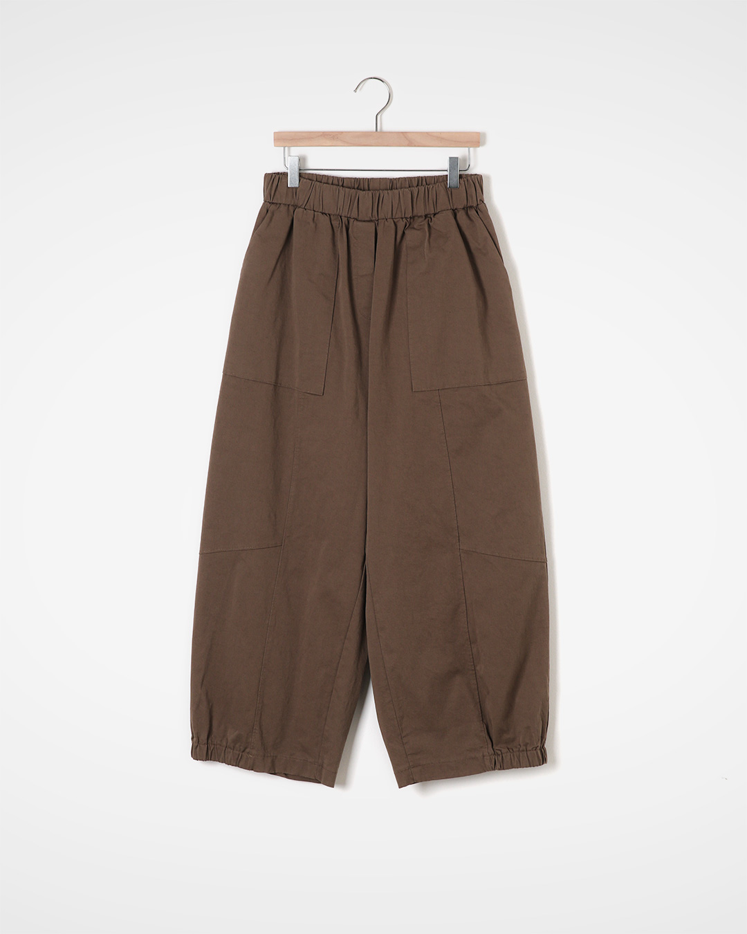Volume joggers that make your day comfortable<br> stretch nylon jogger pants