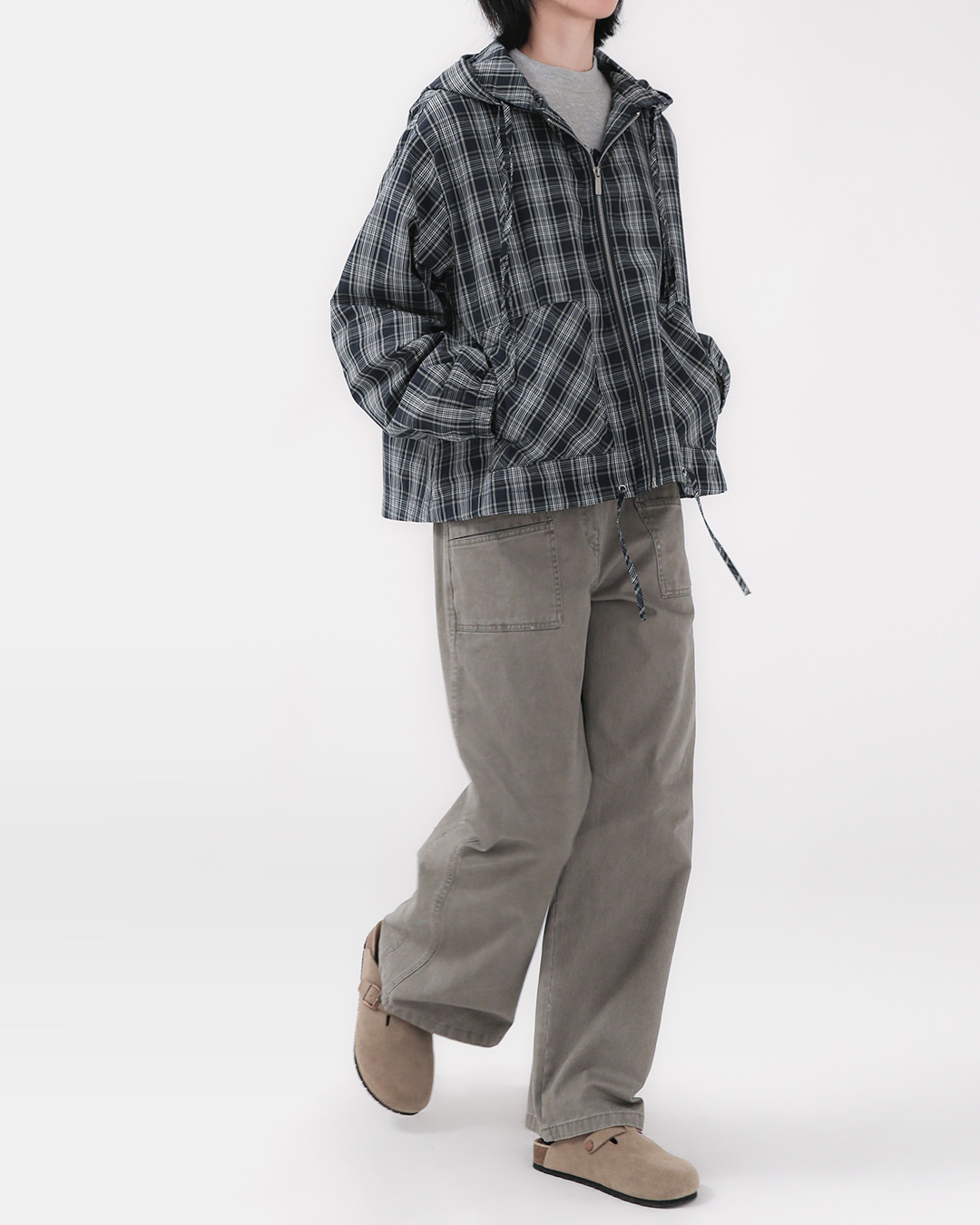 From a light stroll to a commute to work<br> cotton check hooded zip jacket