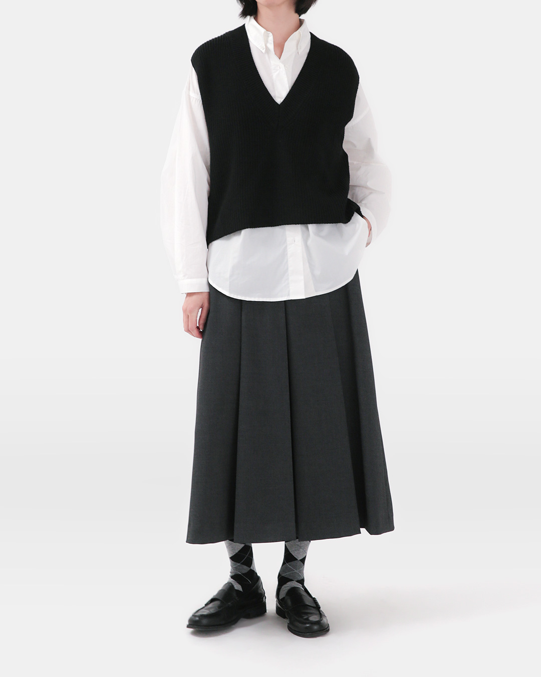 Layered one layer, adding three-dimensionality<br> side-zip rib cotton vest