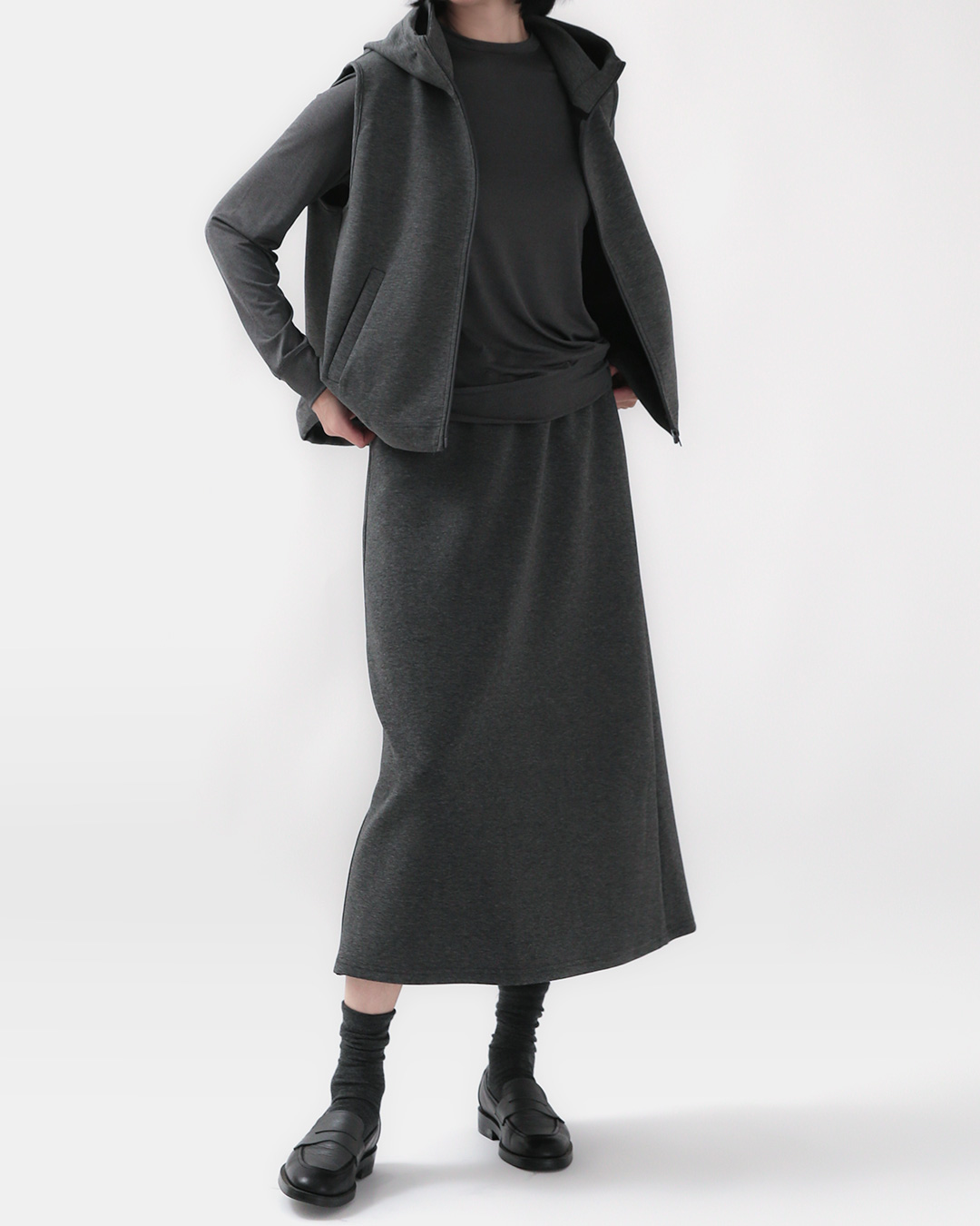 A worry-free set that makes your day lighter<br> soft-structure long skirt