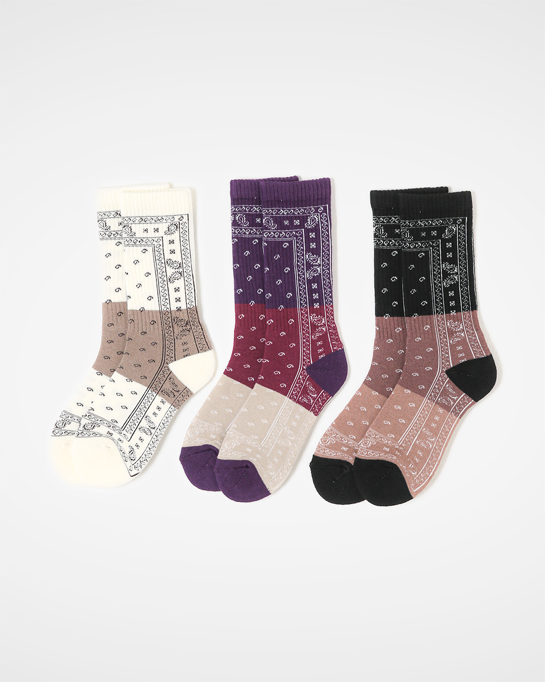 Influencing the mood of the look<br> Bandana Patterns Color Block Socks