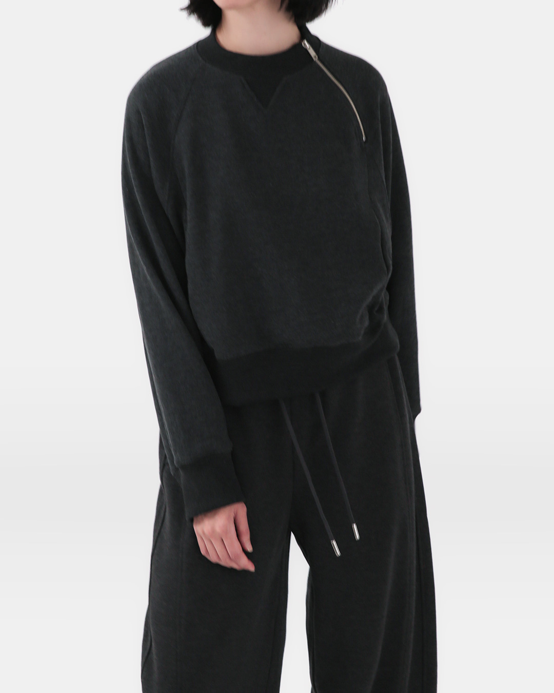 Light and comfortable, but the shape is<br> Sweatshirt that holds you in neatly