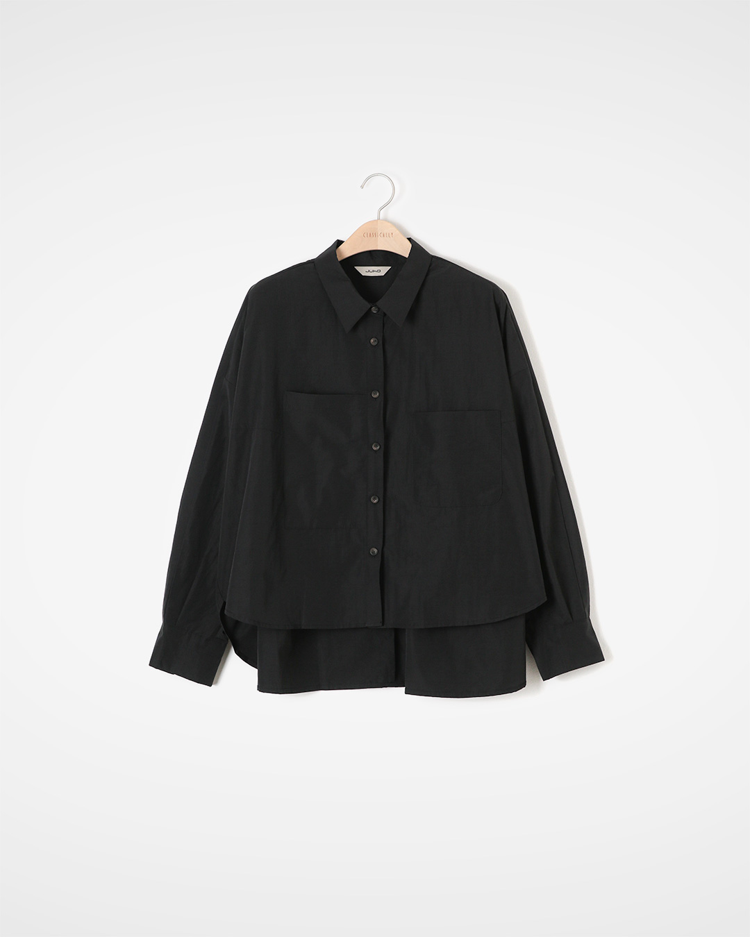 A rustling shirt that makes your day lighter<br> nylon-cotton layered pocket shirt