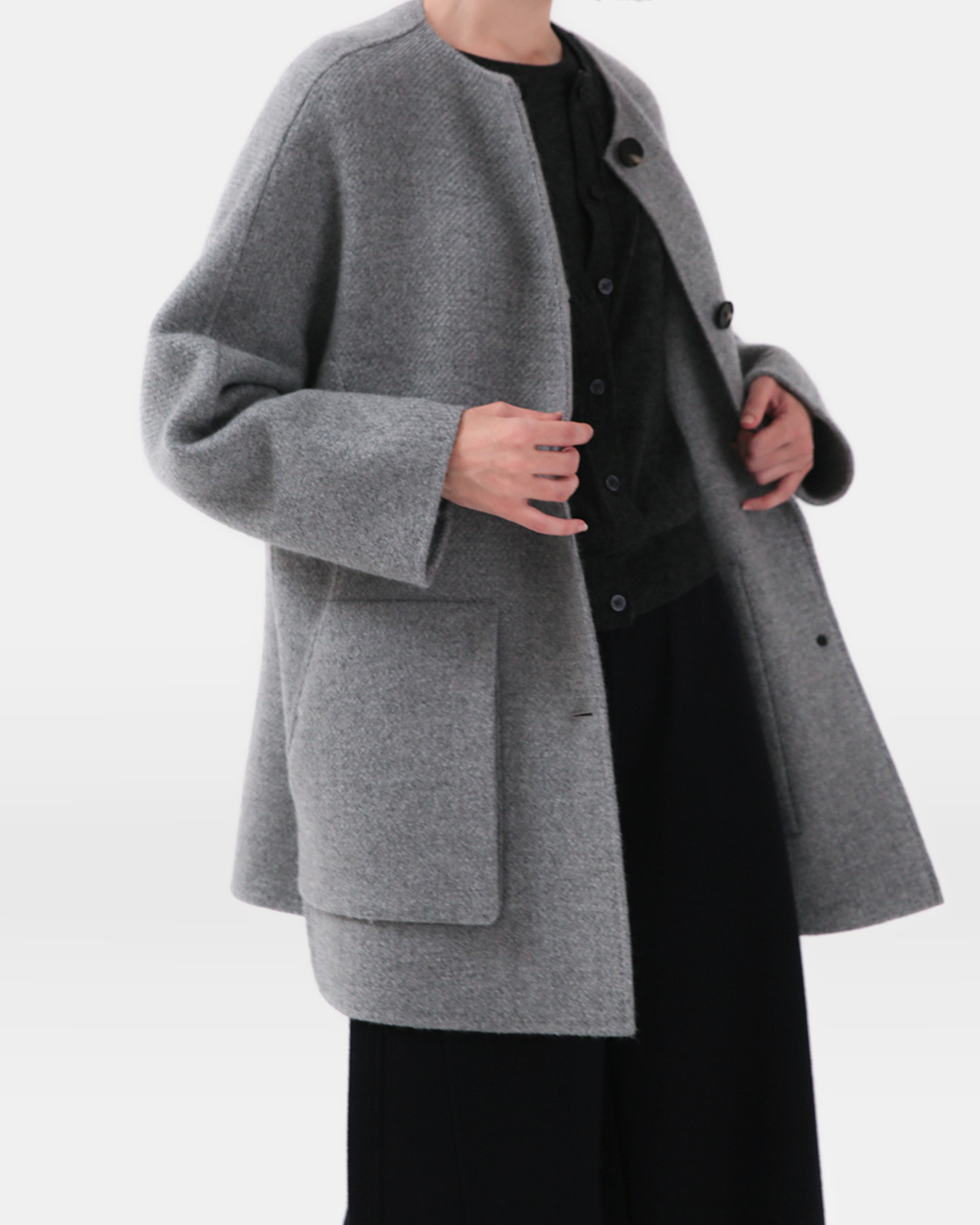 Speaking in detail instead of exaggeration<br> A simple yet luxurious cashmere coat