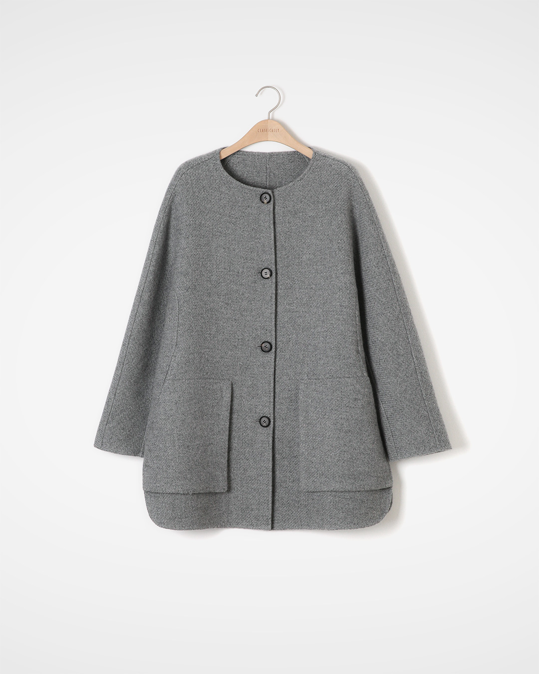 Speaking in detail instead of exaggeration<br> A simple yet luxurious cashmere coat