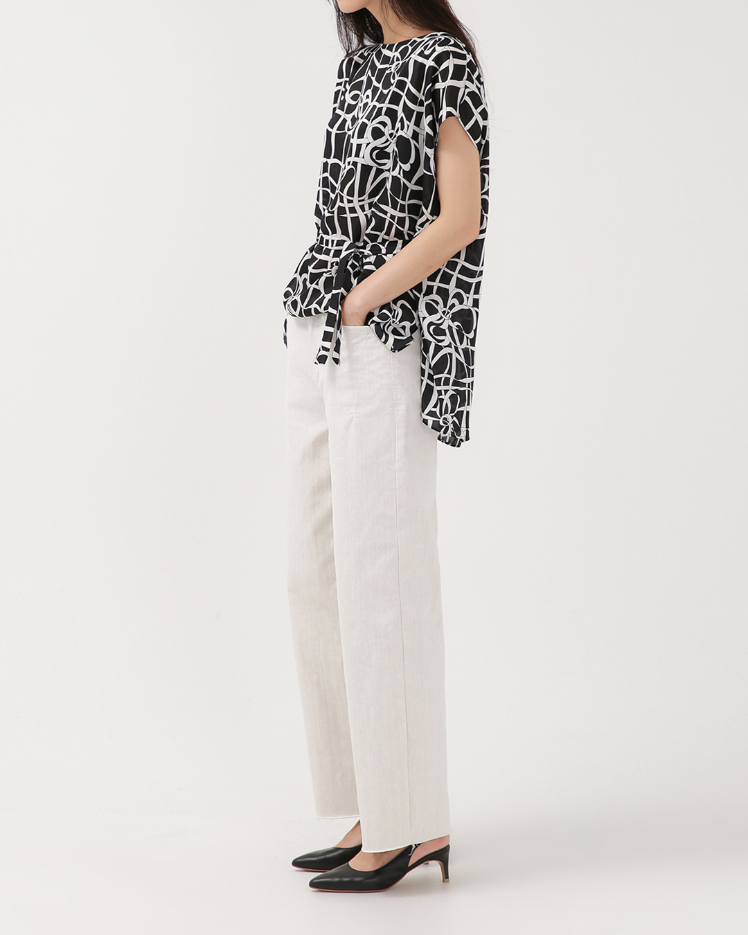 Both comfort and style<br> Ecru Denim Pants (66)