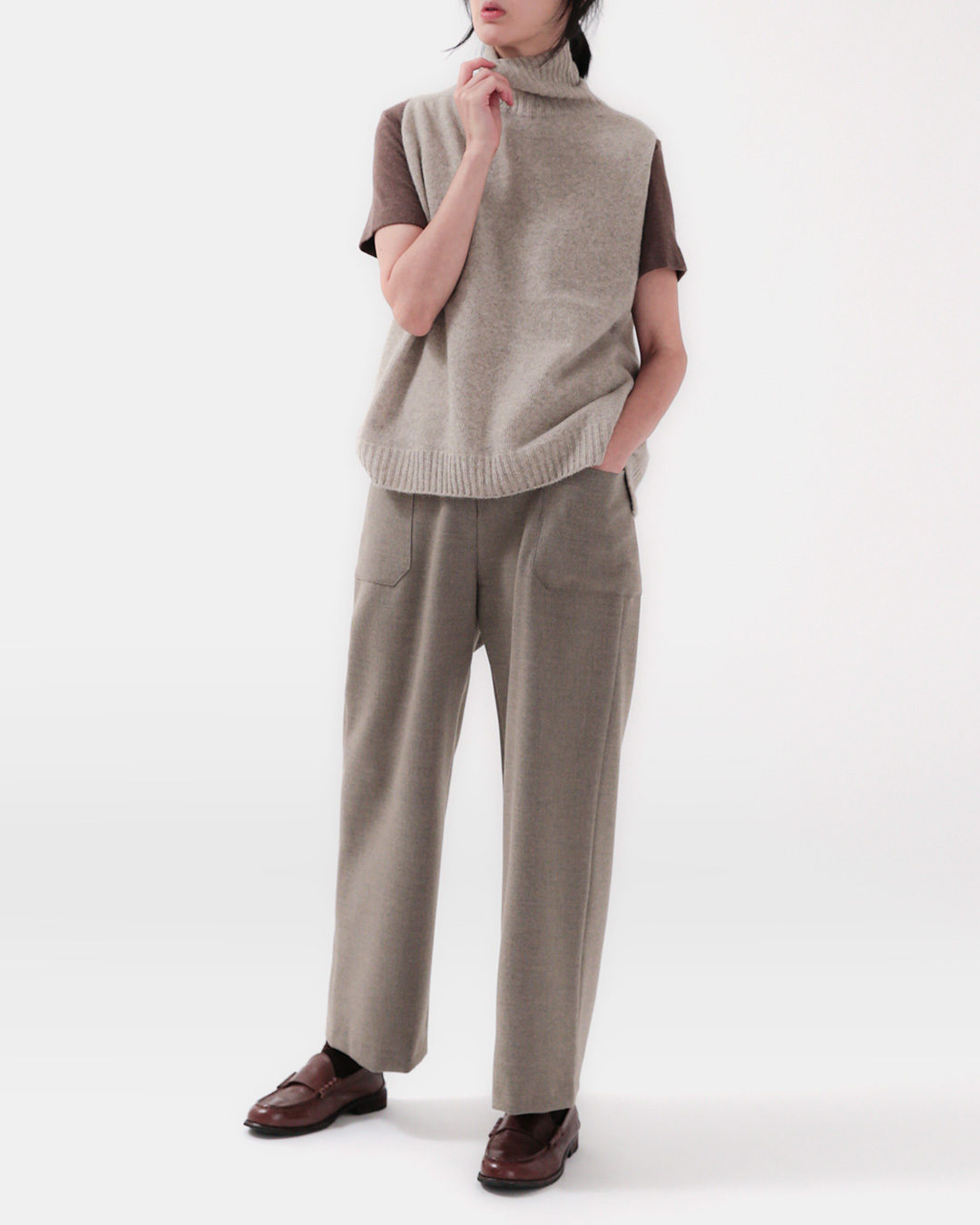 Smart choice for busy days, without worrying about wrinkles<br> city patch-pocket wide pants