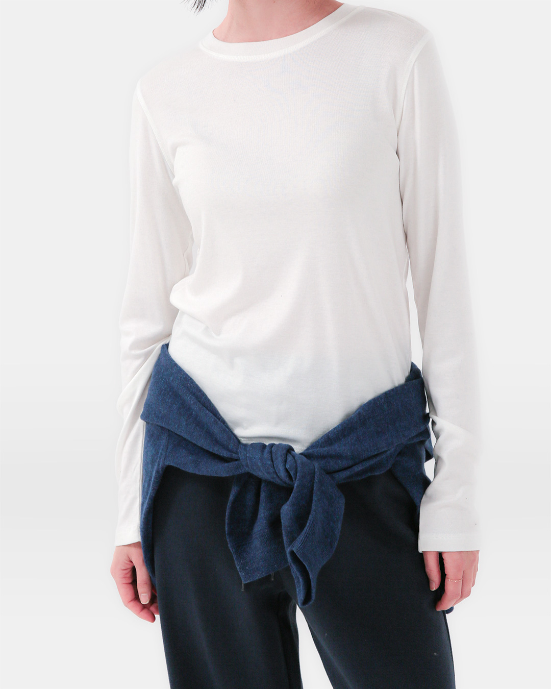 Silky texture and cozy warmth<br> Lyocell, Wool, and Span 3 Colors