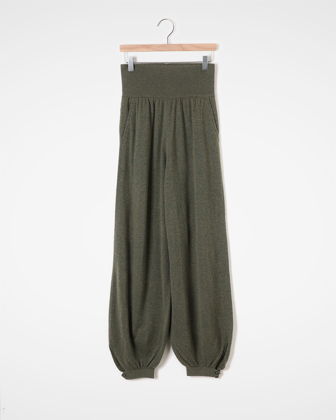 Wool that wraps you in warmth<br> Cashmere Balloon Knit Pants