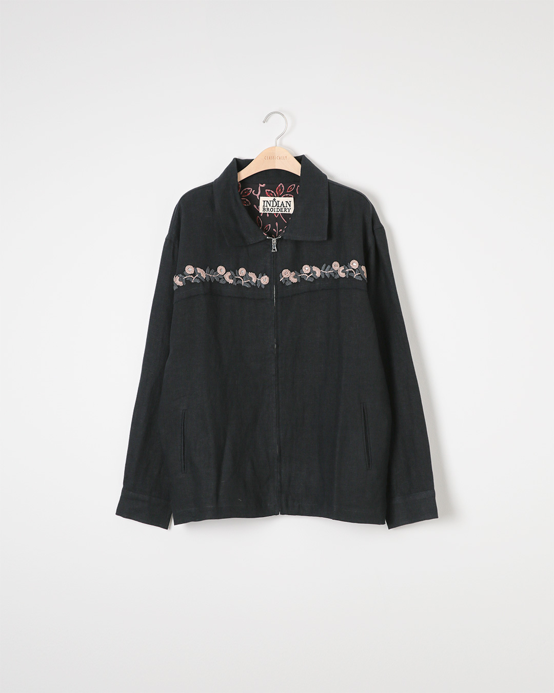Embroidered Jacket that brings spring one step ahead<br> linen embroidered zip jacket