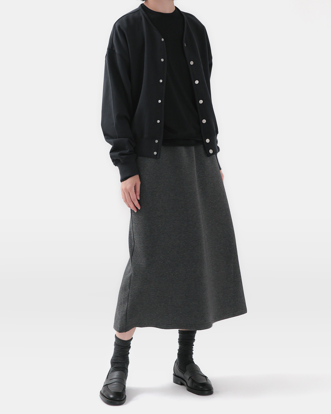 Flexible like a cardigan, and like a jacket<br> Shaped lightweight blouson