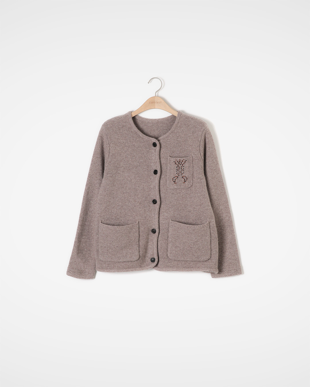 [Planned product] Only at Classically<br> A cozy, lightweight classic<br> Cashmere 100% patch-pocket cardigan