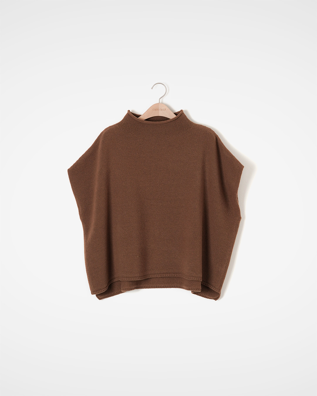 Vest of Vest, layered<br> A wool-cashmere vest completed in one piece