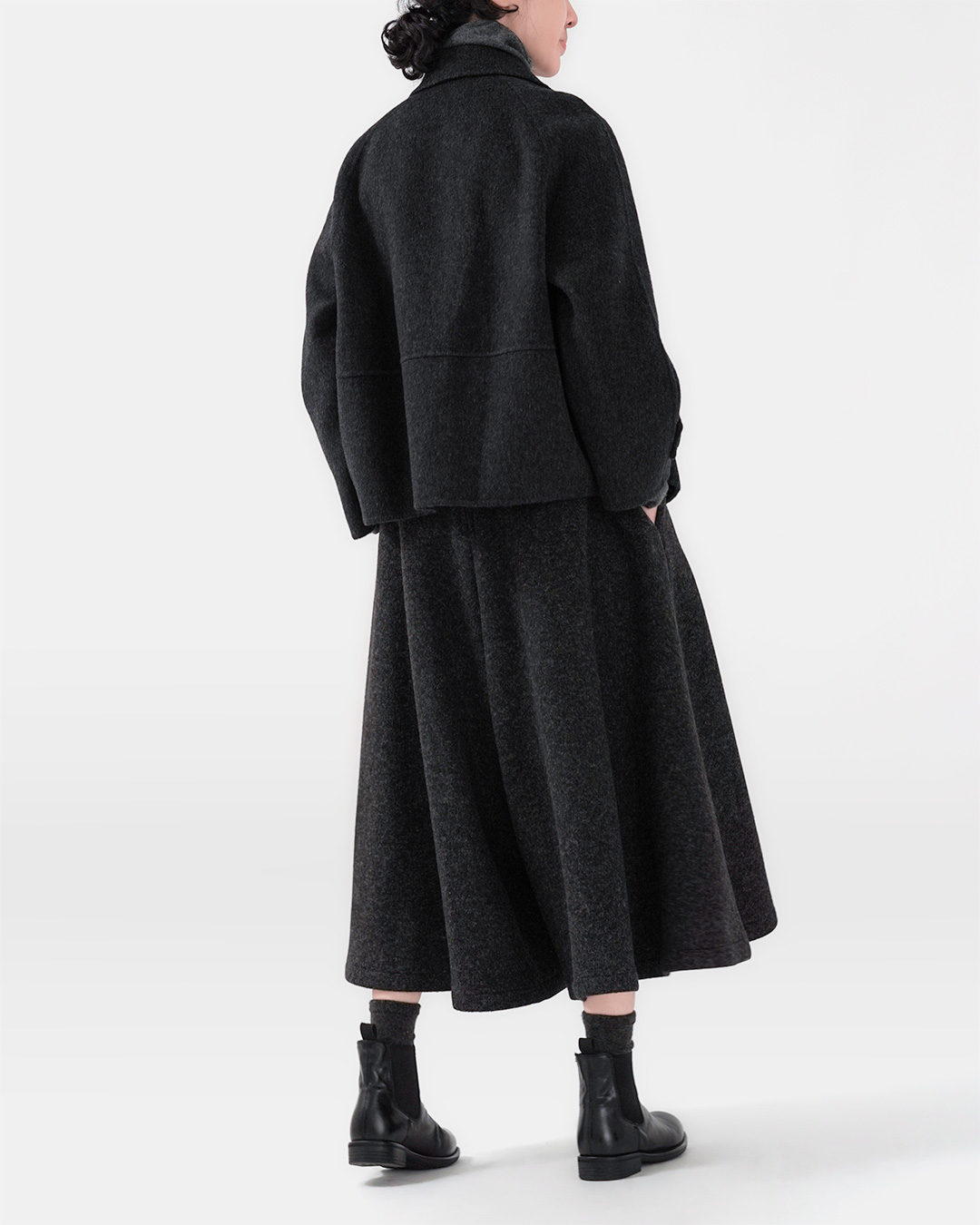 Elegant like a skirt, comfortable like pants<br> wool-touch flare culotte