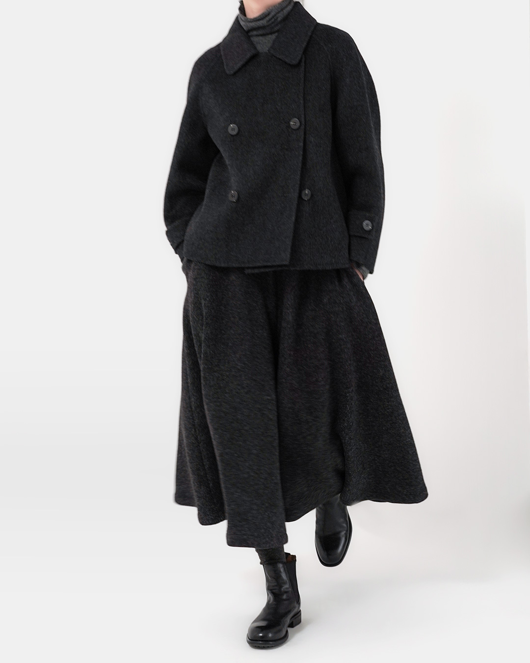 [handmade] 가볍게 걸치면 완성되는<br> 이 계절 Cashmere Short 코트의 정답