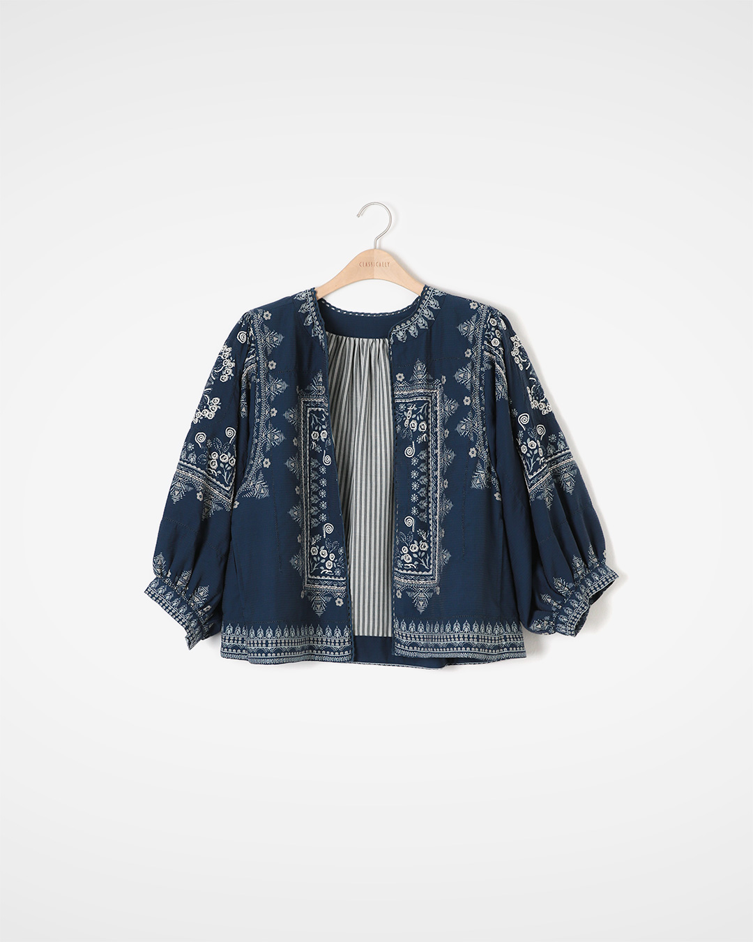 Change the mood by wearing something light<br> bandana-print cotton-silk jacket
