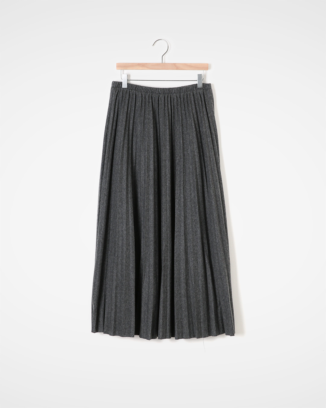 (Charcoal 소량 Storage)<br> 가장 손이 Purple 가는 아이템, Pleats<br> 스커트에 포근한 텍스처를 더해