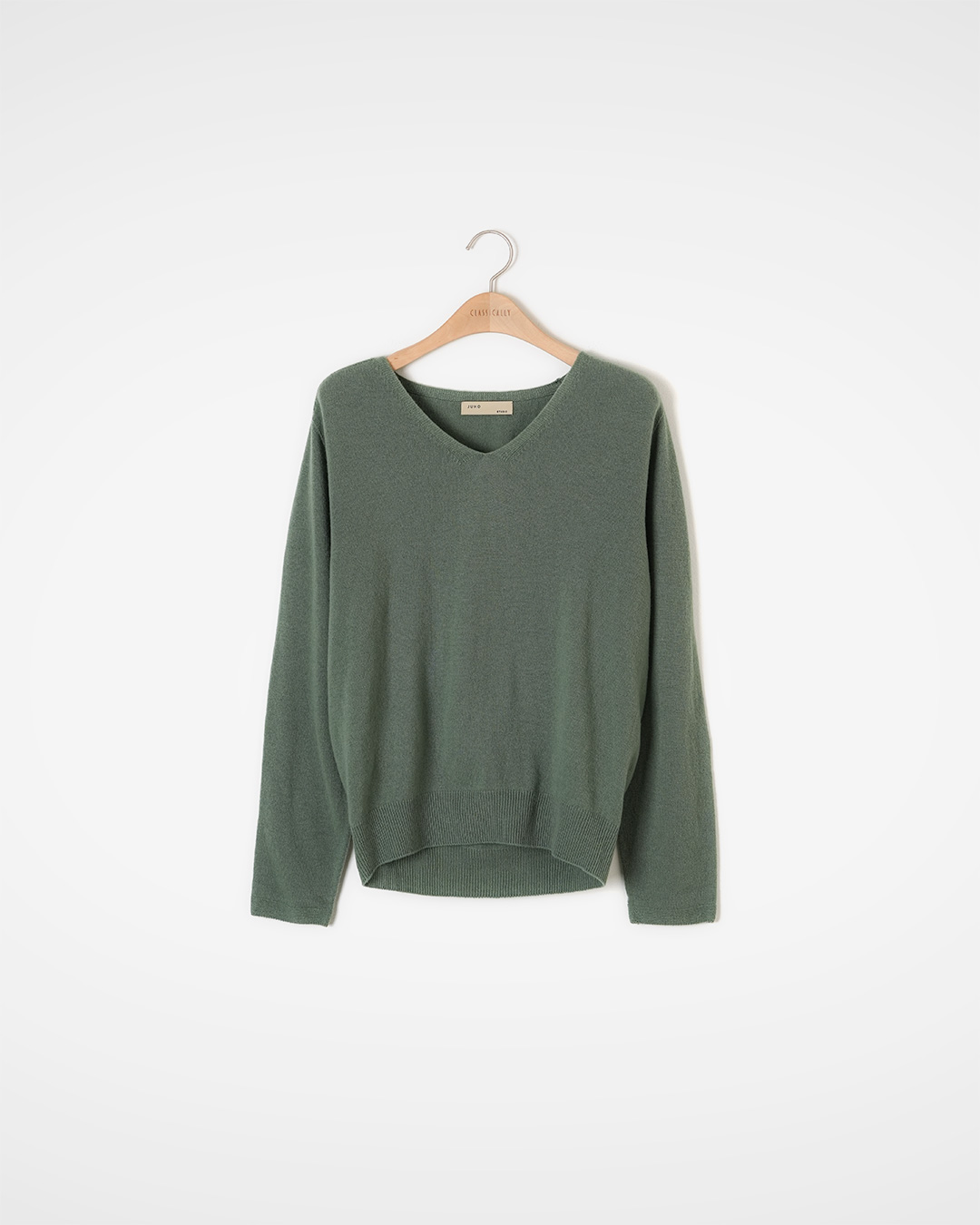 간절기, 목선이 예뻐지는 한 bee<br> gentle V cashmere-wool knit