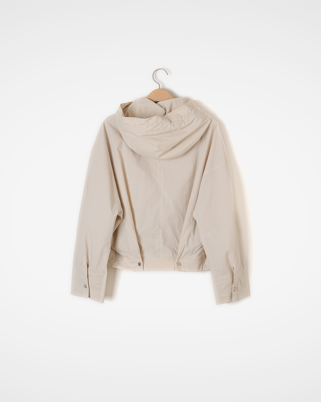 툭 걸치면 끝, 실용을 갖춘 Hood Short Jumper<br> light hood zip jacket