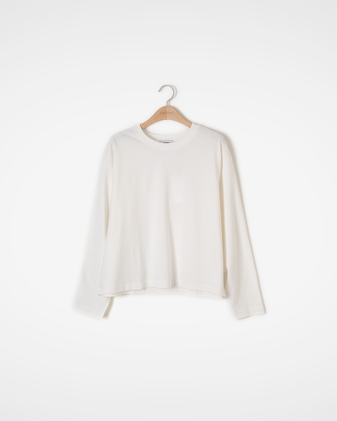 Daily long sleeves with just the right length<br> daily cotton long sleeve tee