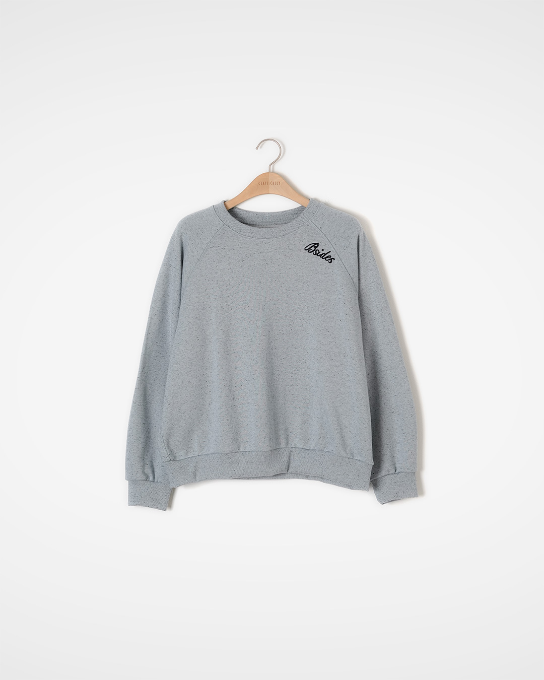 Points remain as if indifferent<br> nep embroidery sweatshirt
